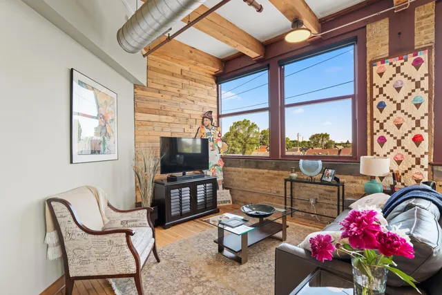 $550,000 | 215 West Maple Street, Unit 312, Milwaukee, WI 53204