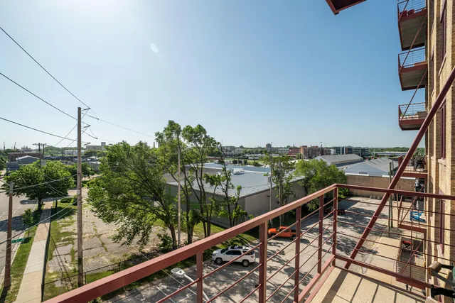 $550,000 | 215 West Maple Street, Unit 312, Milwaukee, WI 53204