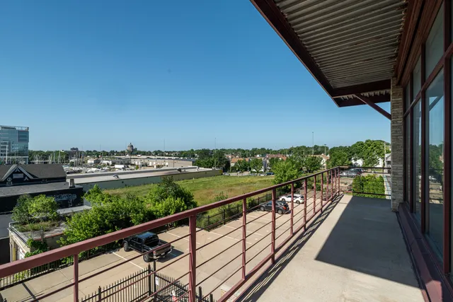 $550,000 | 215 West Maple Street, Unit 312, Milwaukee, WI 53204