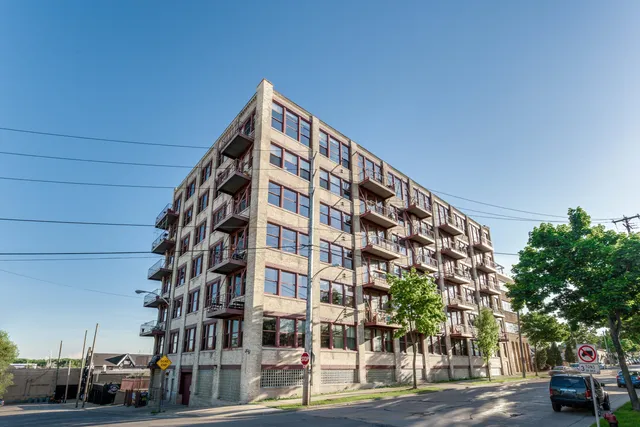 $550,000 | 215 West Maple Street, Unit 312, Milwaukee, WI 53204