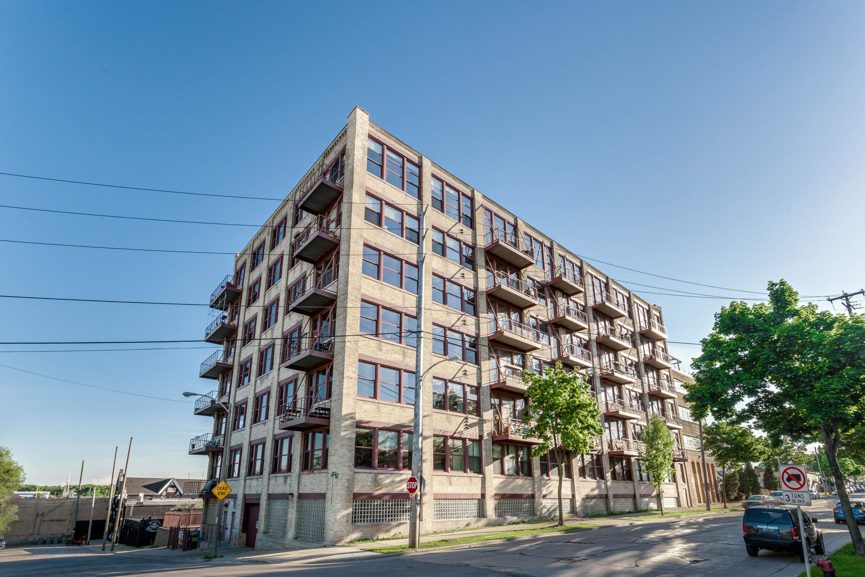 215 West Maple Street, Unit 312 Milwaukee, WI 53204 - Photo 38 of 41 Parts House Lofts