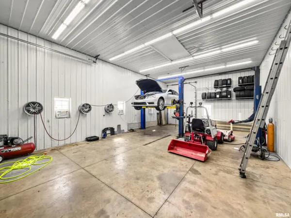 $575,000 | 24845 Emanuel Lane, Tremont, IL 61568