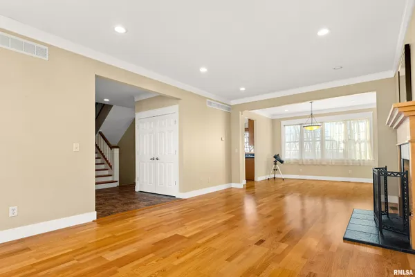 $575,000 | 24845 Emanuel Lane, Tremont, IL 61568