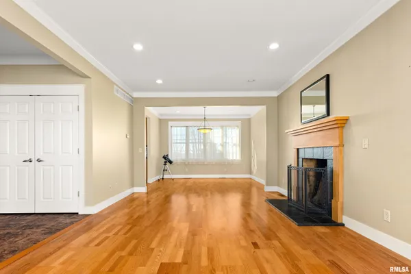 $575,000 | 24845 Emanuel Lane, Tremont, IL 61568