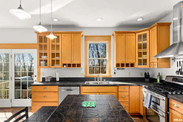 $575,000 | 24845 Emanuel Lane, Tremont, IL 61568