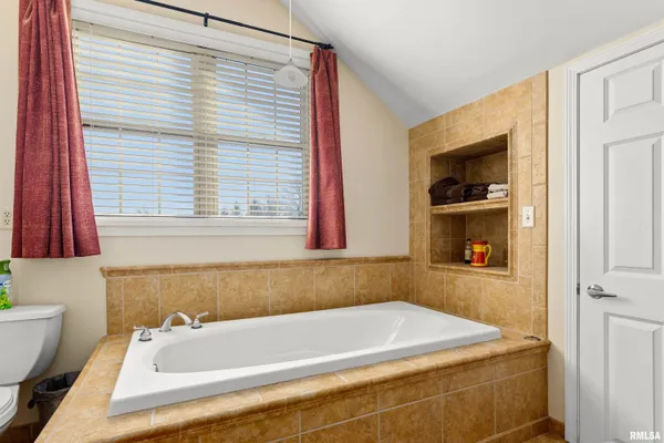 $575,000 | 24845 Emanuel Lane, Tremont, IL 61568