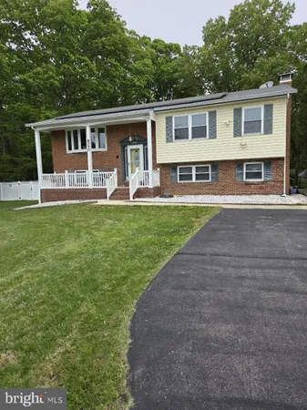 $1,400 | 8050 Pomfret Road, Pomfret, MD 20675