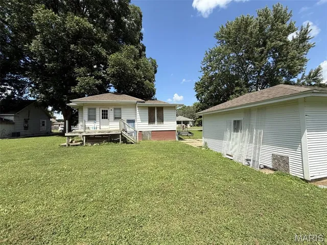 $35,000 | 318 5th Street, Ramsey, IL 62080