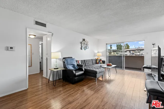 $429,000 | 6227 Morse Avenue, Unit 307, North Hollywood, CA 91606