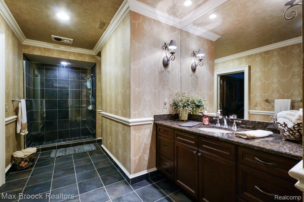 372 Barden Road Bloomfield Hills, MI 48304 - Photo 42 of 52 DSC07755.jpg