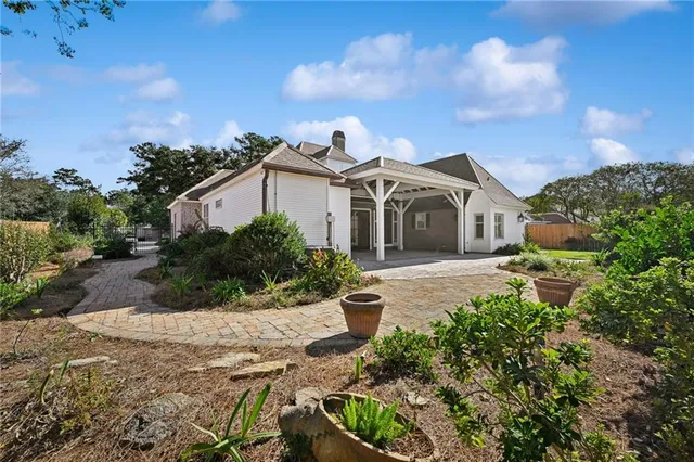 $654,000 | 7211 Brookwood Drive, Mandeville, LA 70471