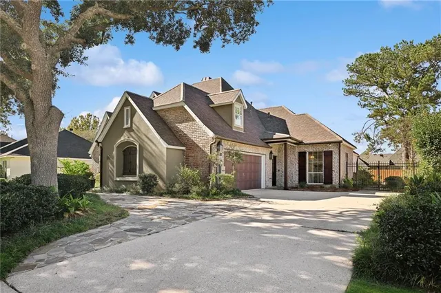$654,000 | 7211 Brookwood Drive, Mandeville, LA 70471