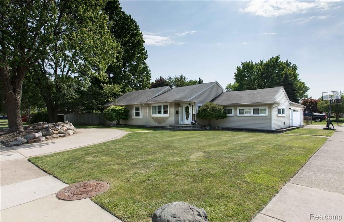32641 Kelly Road Fraser, MI 48026 - Photo 3 of 31 Kelly St._-3