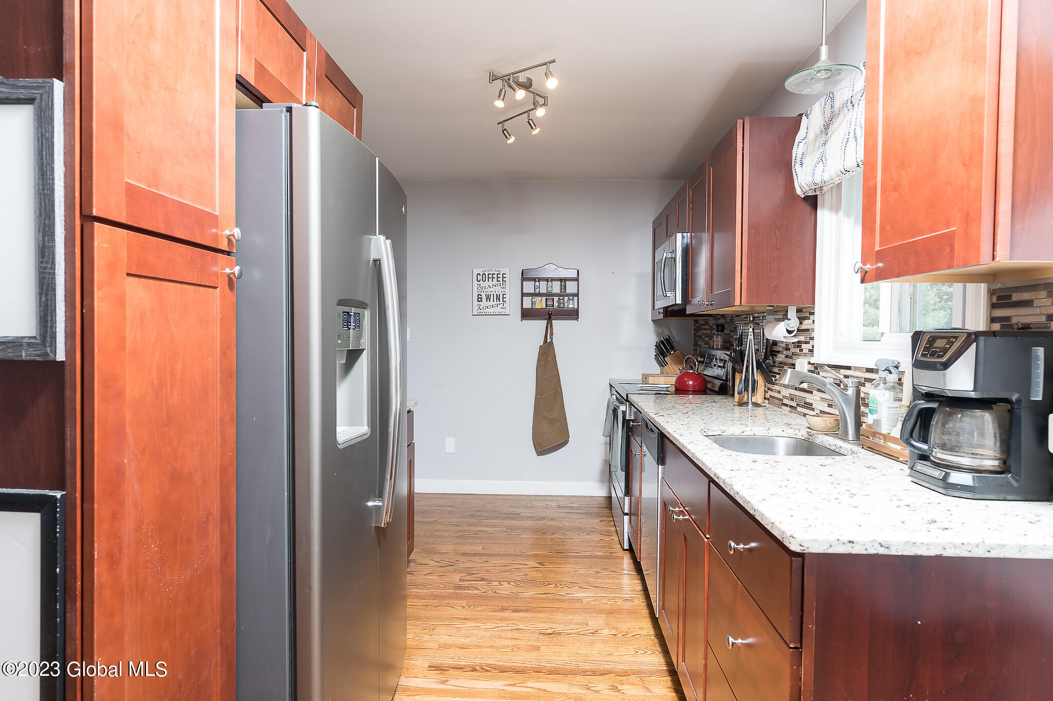 22 Tanglewood Road Colonie, NY 12205 - Photo 11 of 41 014-22-Tanglewood-Rd