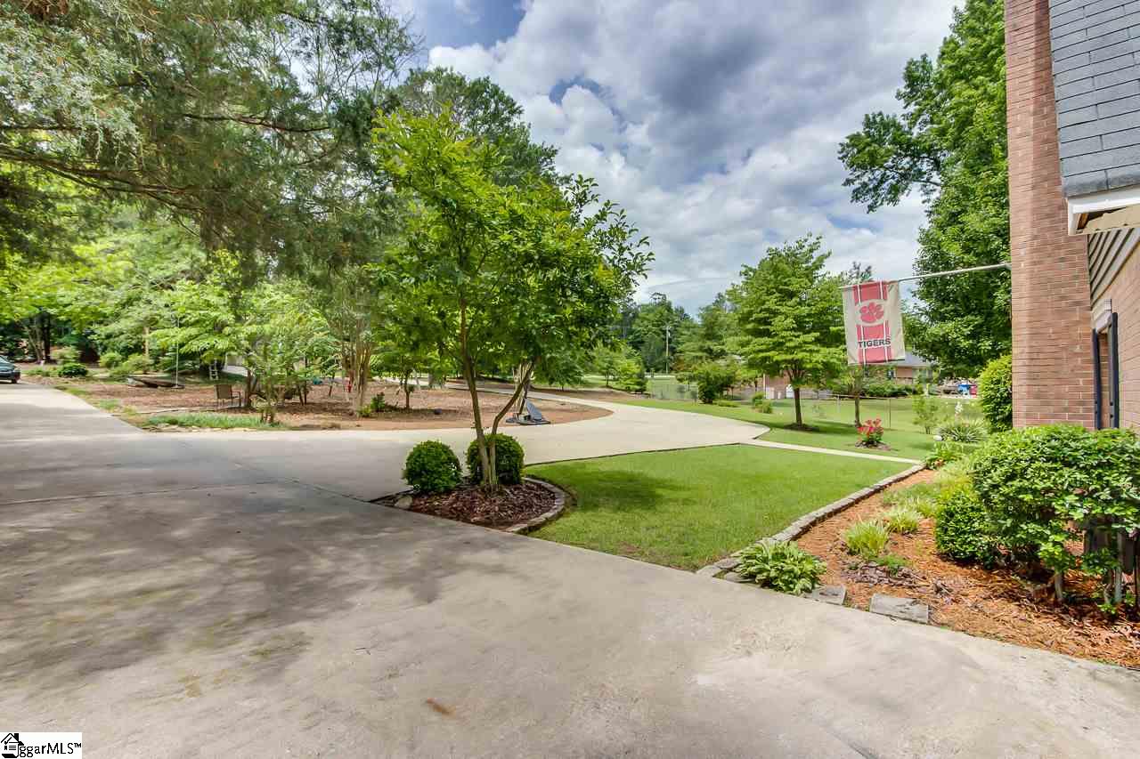 537 Rockmont Road Greenville, SC 29615 - Photo 5 of 36 Gallery Image 5