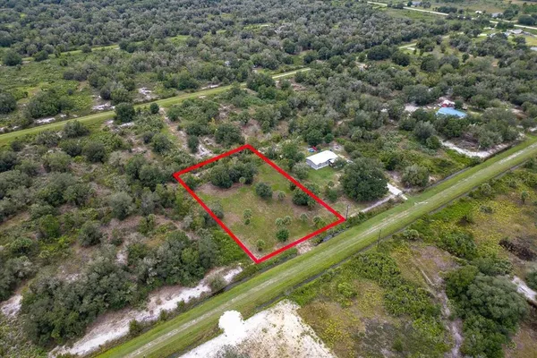 an aerial view of a yard