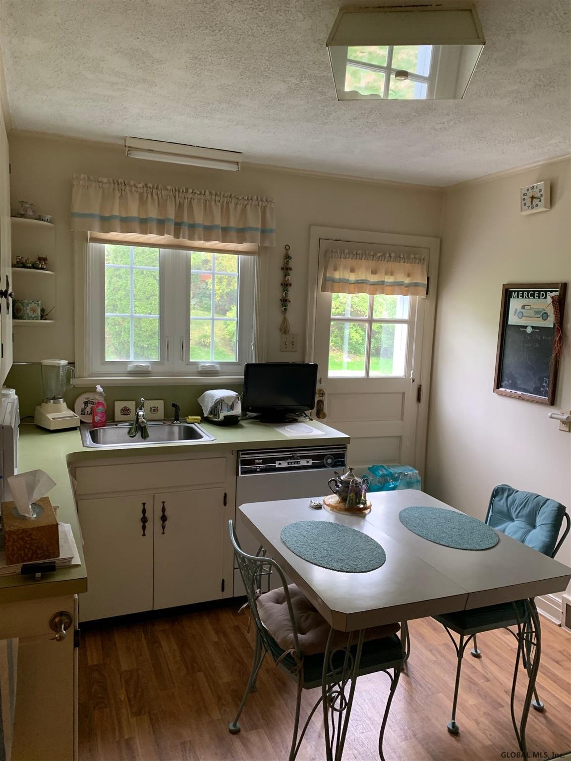 21 Coolidge Road Amsterdam, NY 12010 - Photo 18 of 37 Photo 18