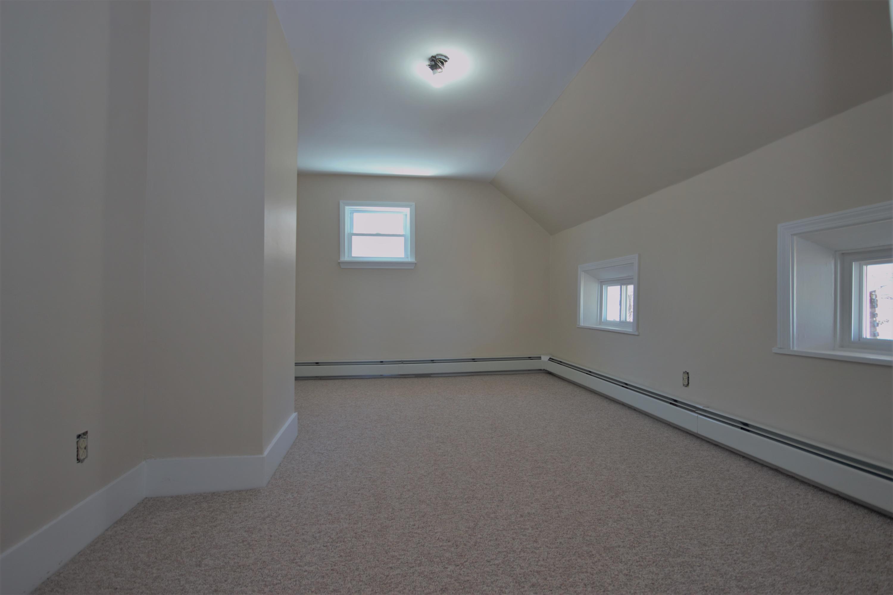 22 Rock Street Bangor, ME 04401 - Photo 31 of 40 27