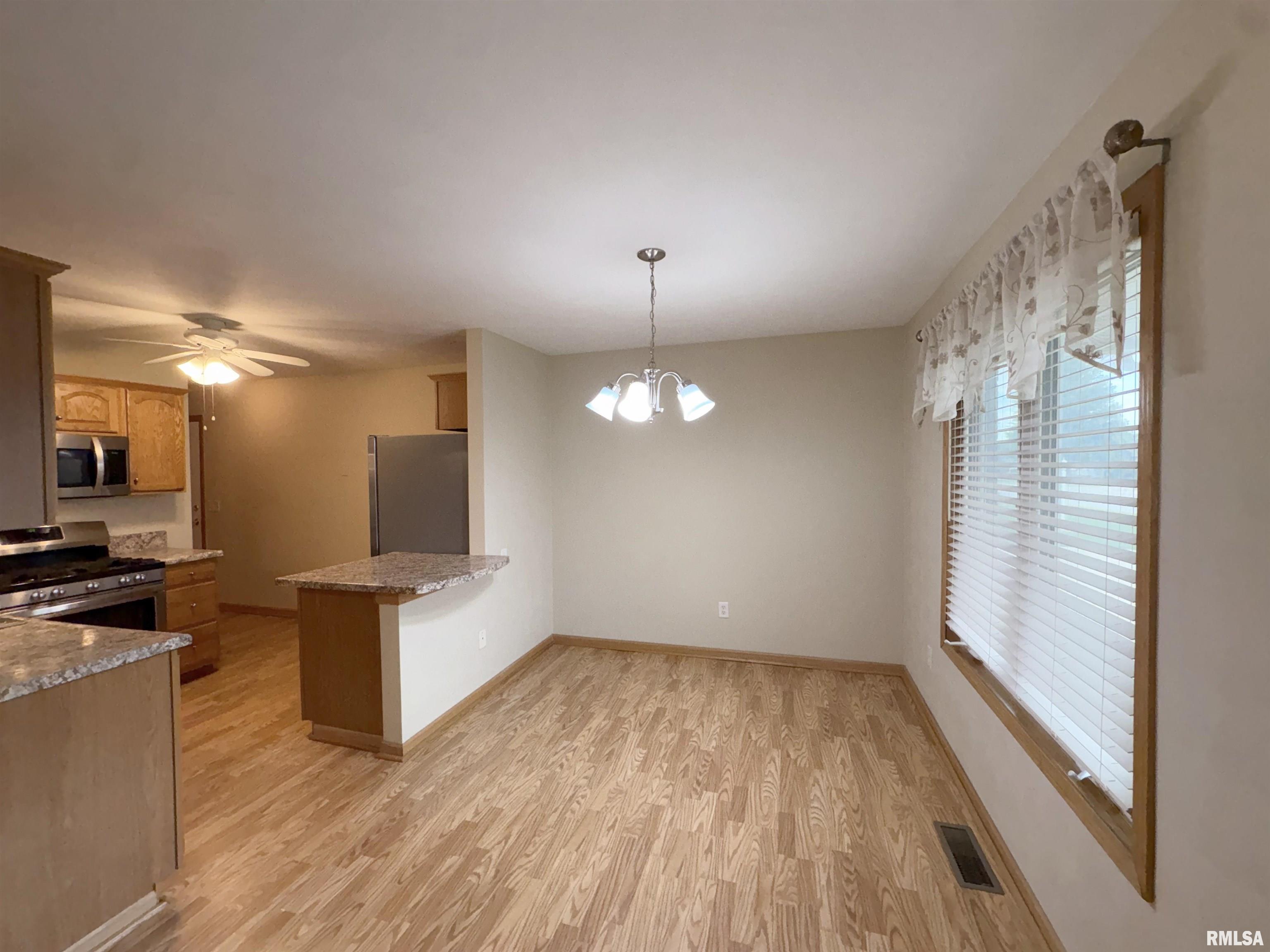 203 Easy Street Washington, IL 61571 - Photo 11 of 46 Gallery Image 11