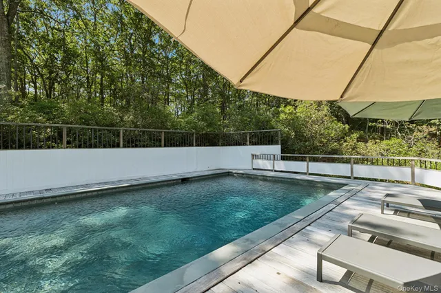 a view of a house with entertaining space