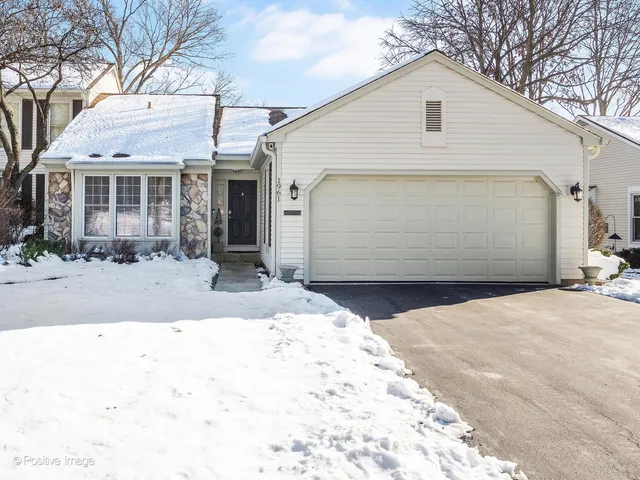 $525,000 | 1961 Wexford Circle, Wheaton, IL 60189