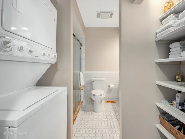 $525,000 | 1961 Wexford Circle, Wheaton, IL 60189