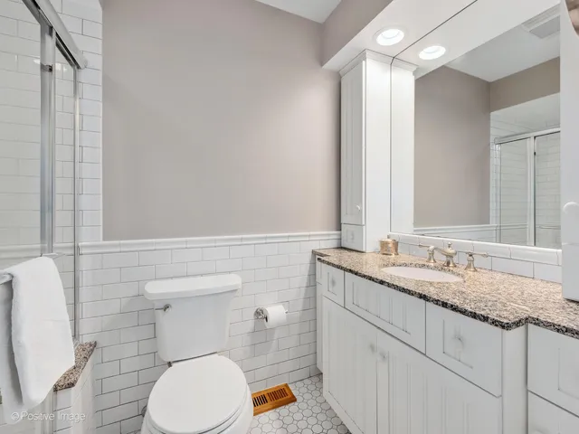 $525,000 | 1961 Wexford Circle, Wheaton, IL 60189