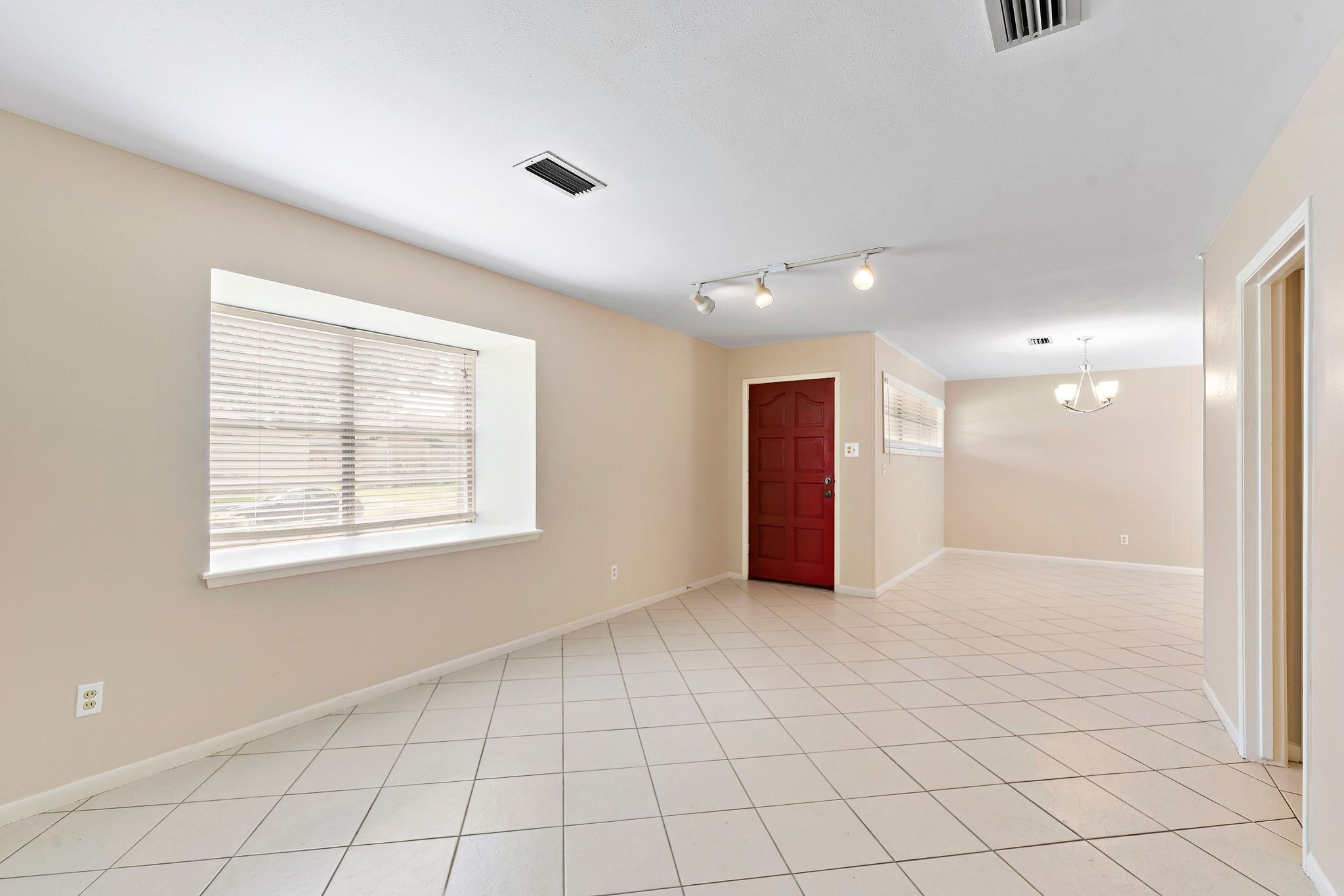 5522 Ariel Street Houston, TX 77096 - Photo 5 of 20