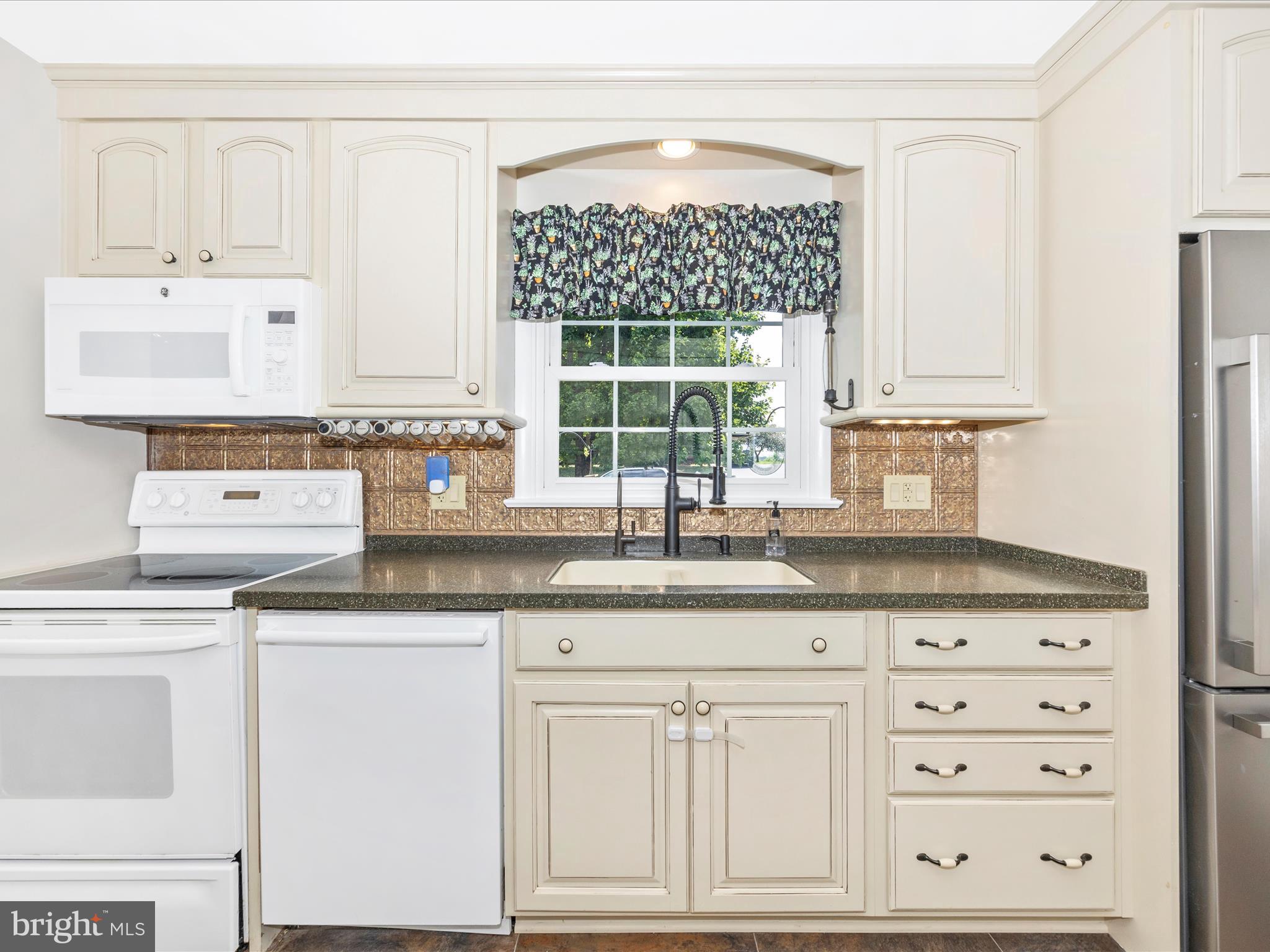 13826 Northcrest Road Hagerstown, MD 21742 - Photo 14 of 51 Kitchen