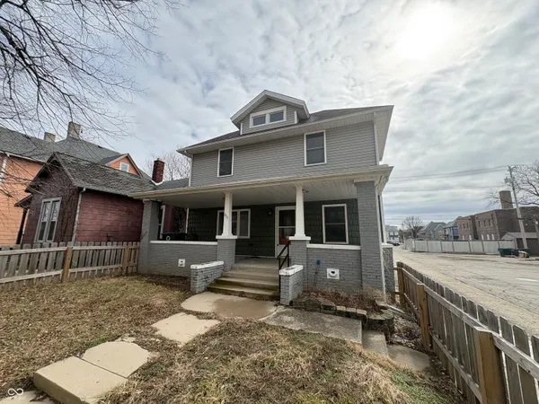 $1,050 | 409 West Washington Street, Unit 2, Muncie, IN 47305