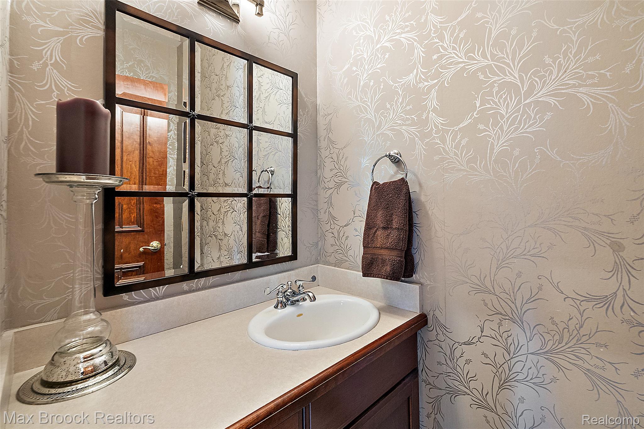 4975 Crestone Way Rochester, MI 48306 - Photo 17 of 47 4975 Crestone-63.jpg