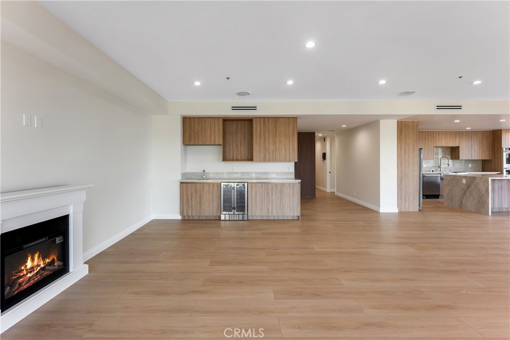 10750 Wilshire Boulevard, Unit 901 Los Angeles, CA 90024 - Photo 11 of 34