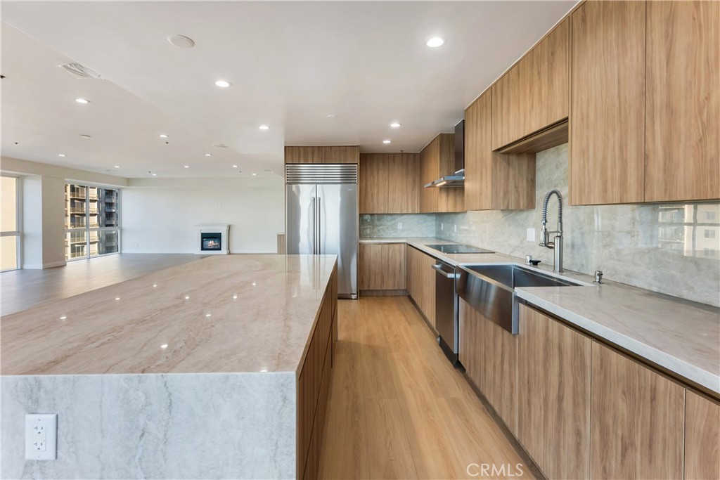 10750 Wilshire Boulevard, Unit 901 Los Angeles, CA 90024 - Photo 13 of 34