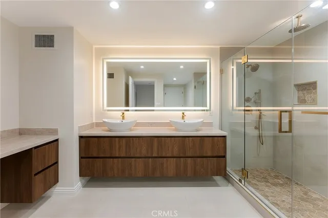 $14,000 | 10750 Wilshire Boulevard, Unit 901, Los Angeles, CA 90024