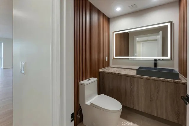 $14,000 | 10750 Wilshire Boulevard, Unit 901, Los Angeles, CA 90024