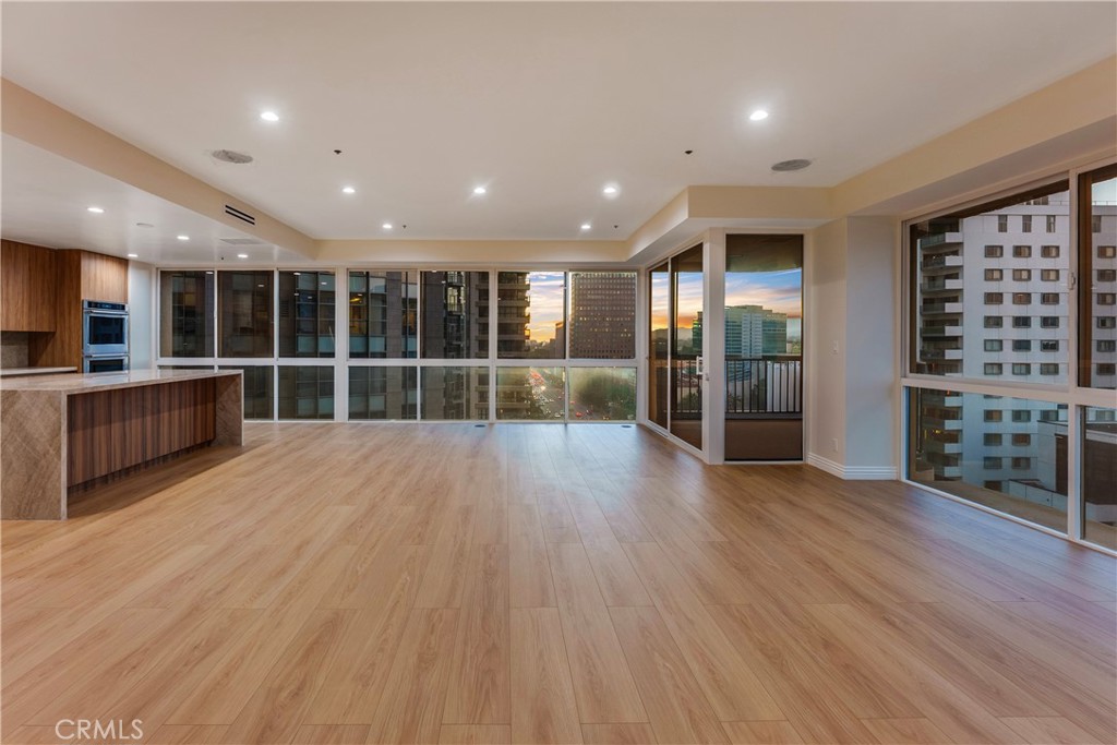 10750 Wilshire Boulevard, Unit 901 Los Angeles, CA 90024 - Photo 7 of 34