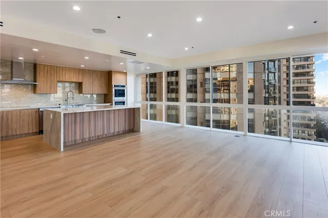 $14,000 | 10750 Wilshire Boulevard, Unit 901, Los Angeles, CA 90024