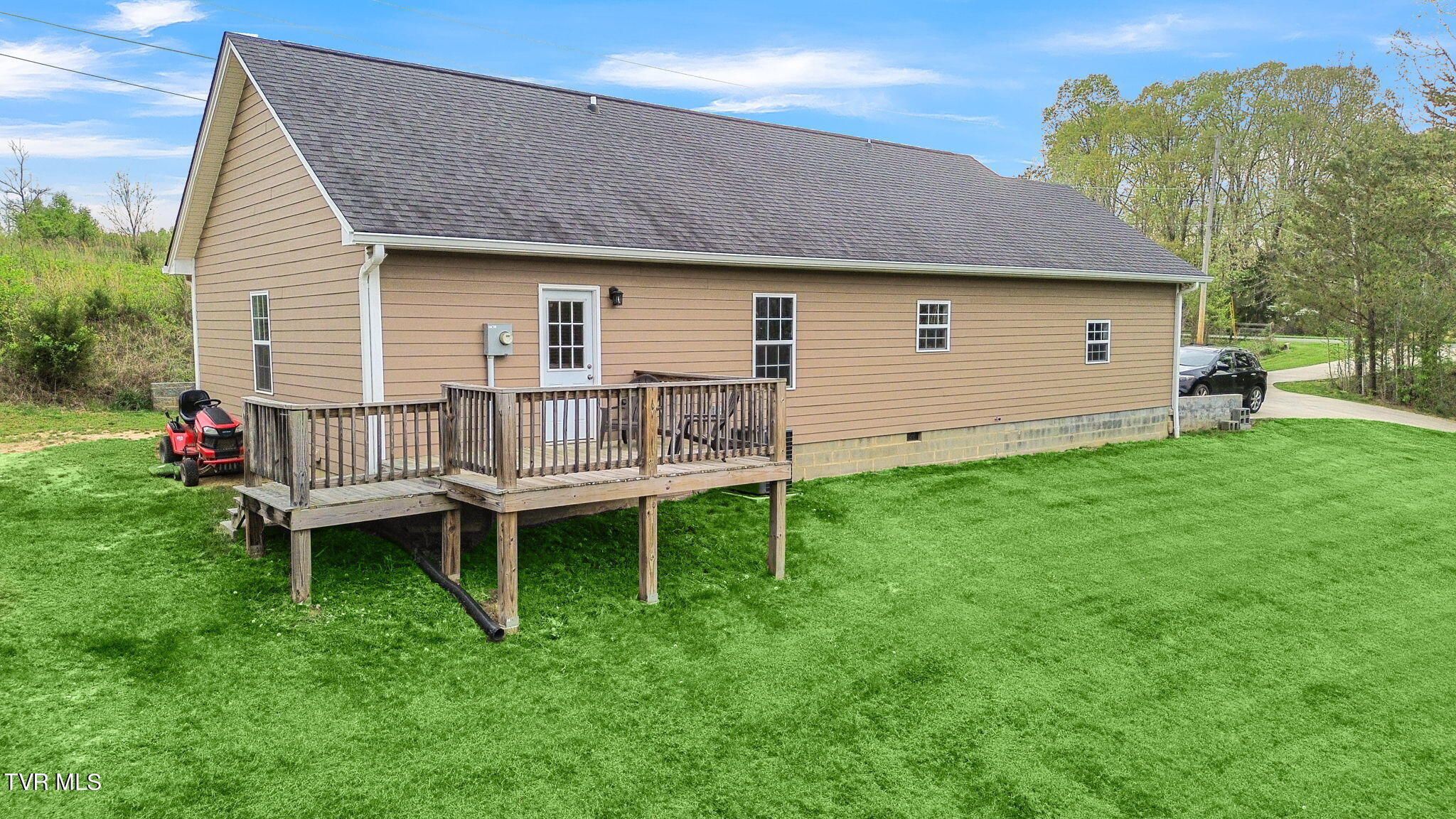 815 Bill Jones Road Afton, TN 37616 - Photo 6 of 27 5-web-or-mls-DJI_0850 copy