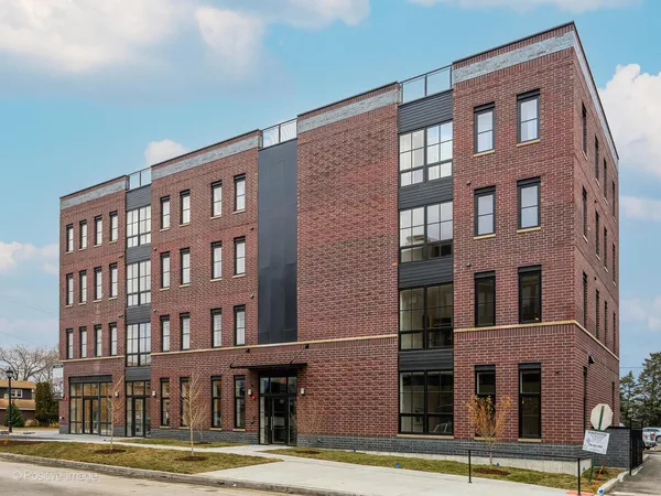 $2,600 | 2801 Thatcher Avenue, Unit 303, River Grove, IL 60171