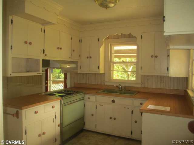 7307 Joseph Lewis Road Gloucester Point, VA 23062 - Photo 4 of 10 Kitchen