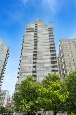 $375,000 | 653 North Kingsbury Street, Unit 2202, Chicago, IL 60654