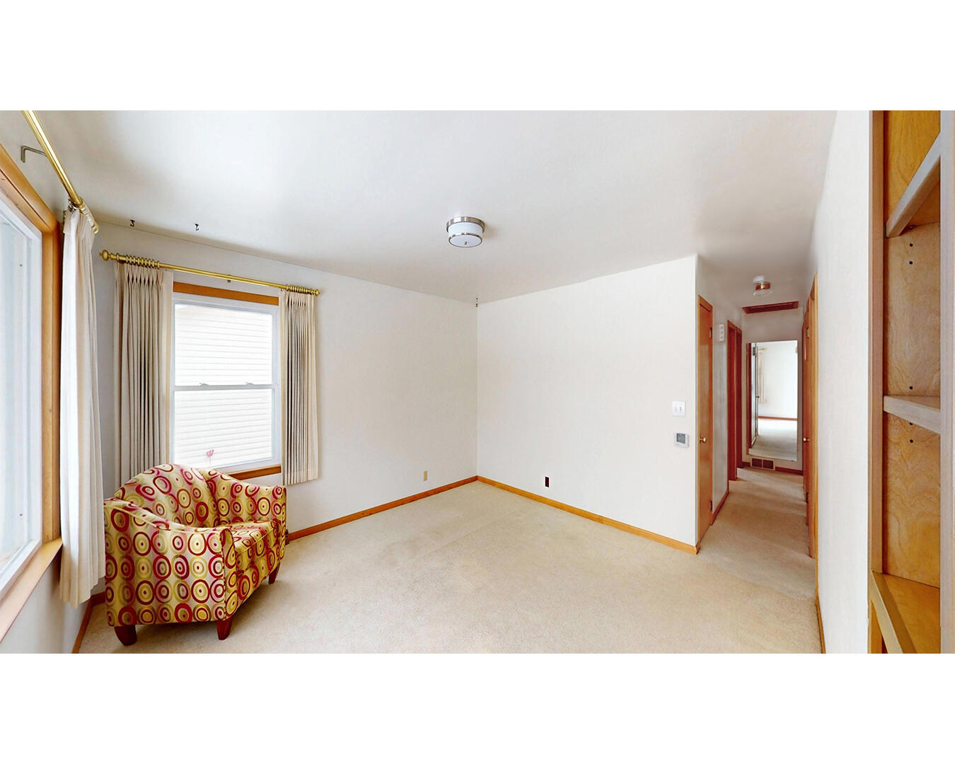 1525 George Street Manitowoc, WI 54220 - Photo 2 of 29 Living Room and Hallway