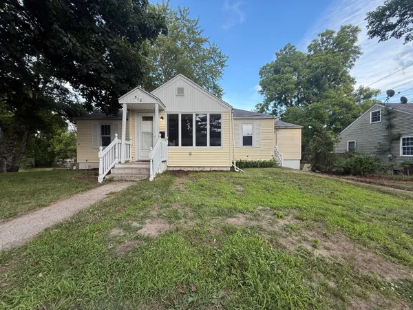 $169,900 | 510 Maple Ridge, Albion, MI 49224