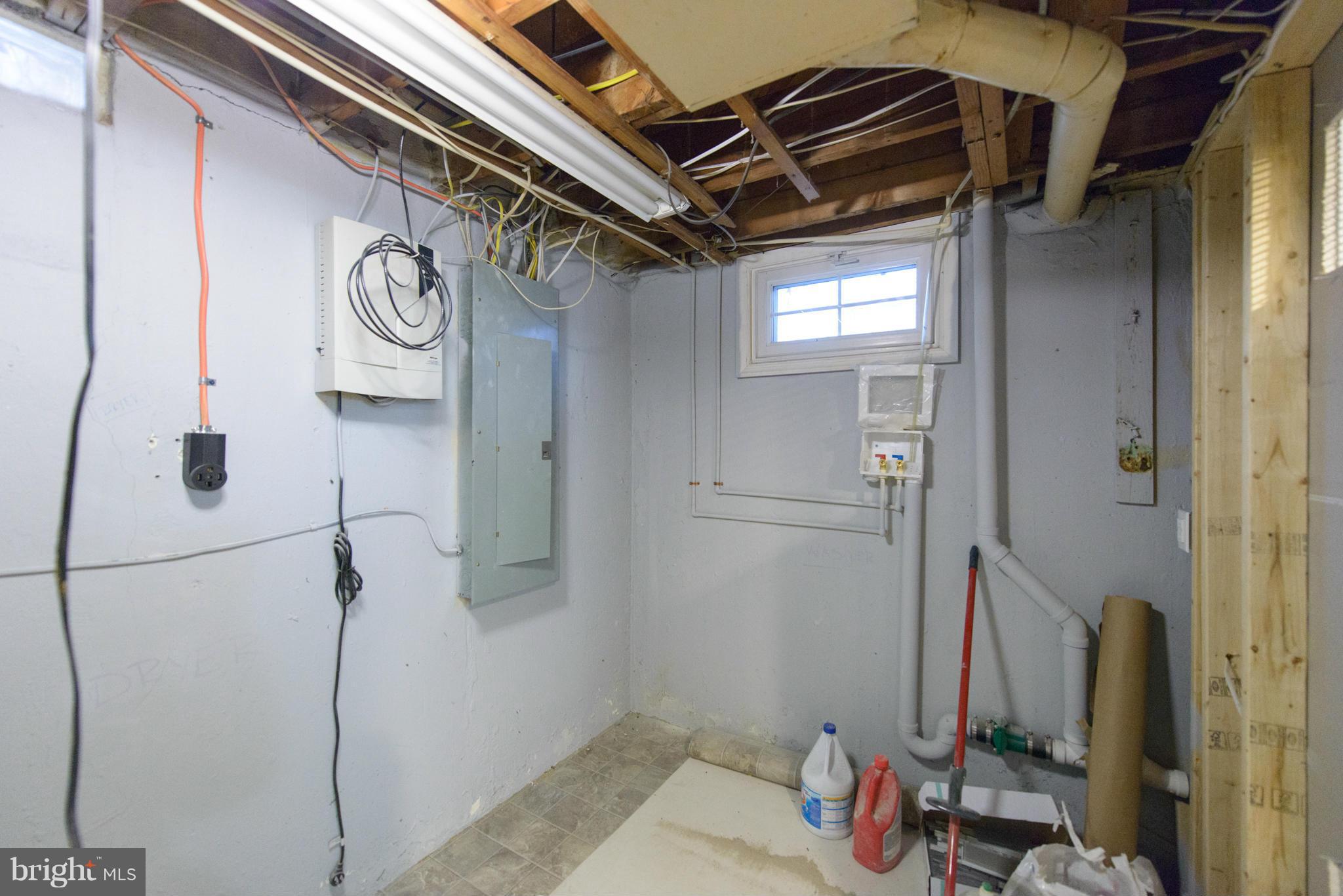2127 Firethorn Road Baltimore, MD 21220 - Photo 26 of 30 a view of walk in closet