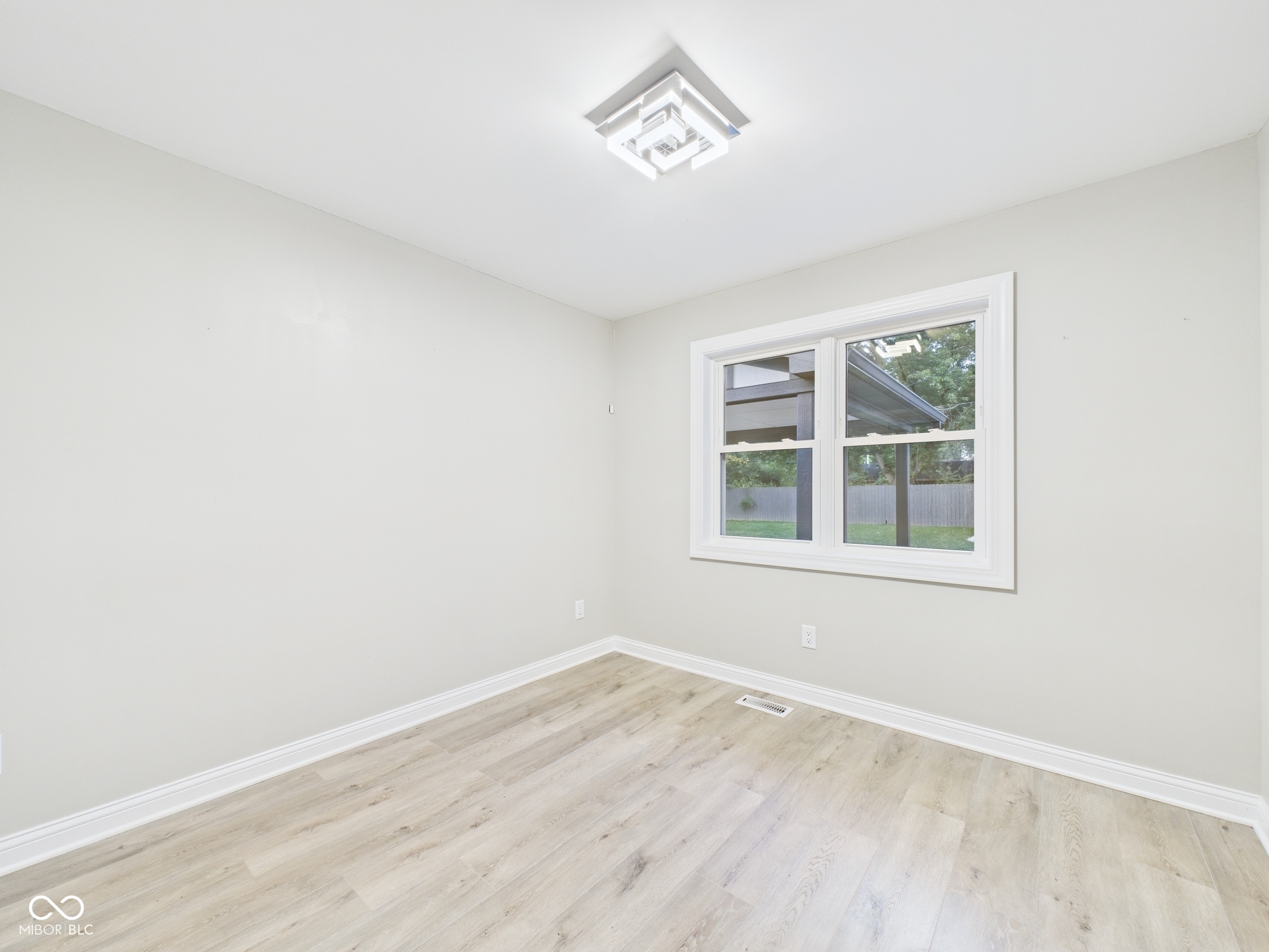 305 Oxford Road Anderson, IN 46012 - Photo 22 of 42 Gallery Image 22