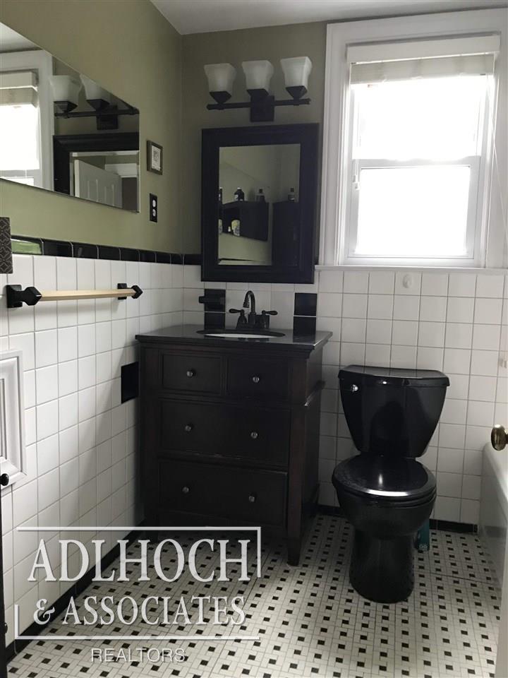 294 Ridgemont Road Grosse Pointe Farms, MI 48236 - Photo 14 of 23