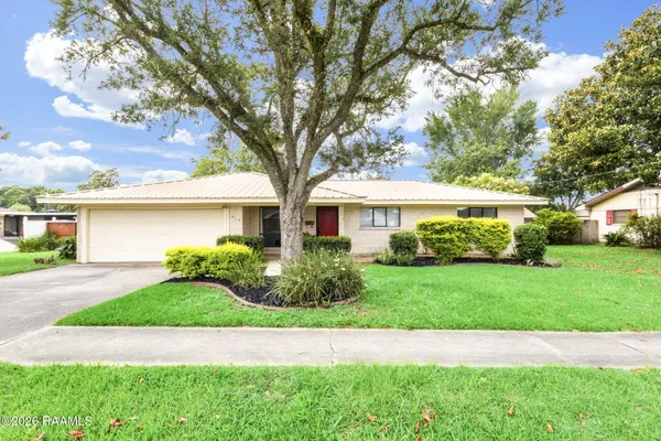 $1,900 | 213 Lynn Drive, Lafayette, LA 70508