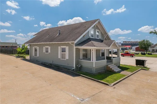 $259,900 | 911 Cherry Street, Chillicothe, MO 64601