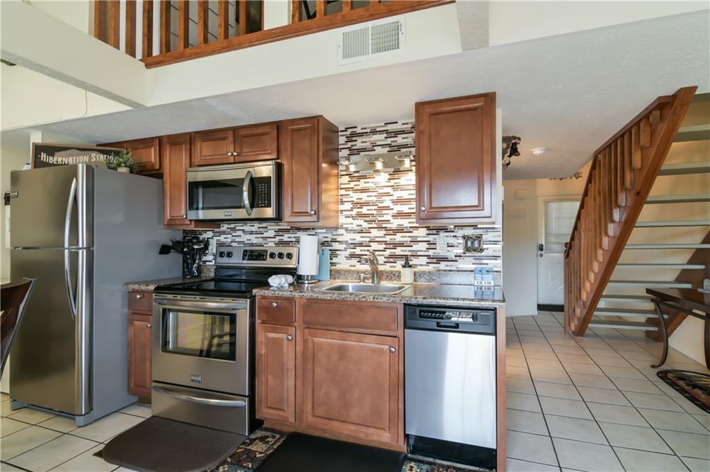 14 Scenic Court, Unit 8 Branson, MO 65616 - Photo 1 of 25