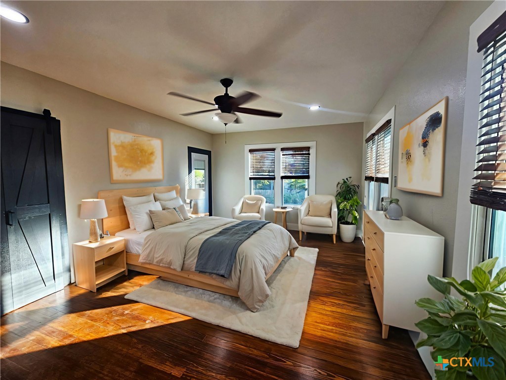 624 South Austin Street Seguin, TX 78155 - Photo 17 of 38 Virtually Staged: Primary Bedroom